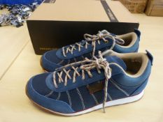 *Mountain DNA Low Boots in Blue/Red Size: 7