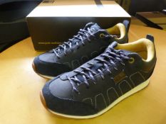 *Mountain DNA LT Low Boots in Dark Blue/Blue Size: