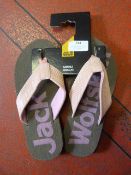 *Eezy W Sand/Rose Sandals Size: 3