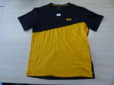 *Men's T-Shirt in Gold & Black Size: 40-42