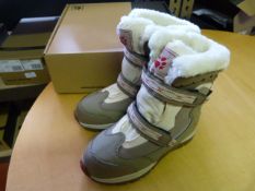 *Girl's Snowflake Texapore Boots in White Sand Siz