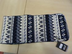 *Women's Scandic Scarf in Midnight Blue (One Size)