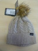 *Narita Pompom Cap in Dusty Grey Size: S