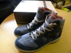 *Women's Vancouver Texapore Mid Boots in Nigh Blue