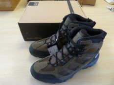 *Vojo 3 Texapore Mid Boots in Khaki/Phantom Size: