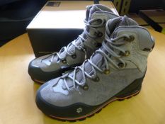 *Women's Wilderness Texapore Mid Boots in Tarmac G