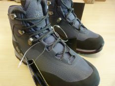 *Women's Wilderness Lite Texapore Mid Boots in Peb