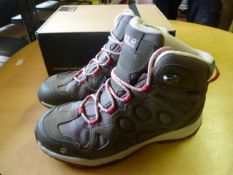 *Rock Sand Texapore Mid Boot in Dark Ruby Size: 5.