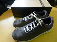 *7 Wonders Low Boots in Phantom Grey Size: 10