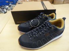 *Mountain DNA Lt Low Boots in Dark Blue/Blue Size: