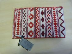 *Women's Hazelton Scarf in Scarlet (One Size)