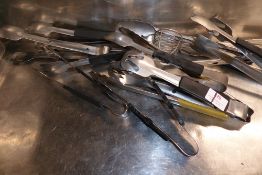 * Quantity of tongs etc. approx. 12 items