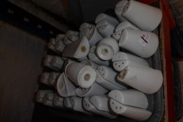 * Approx. 25 salt and pepper sets white