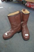 Pair of Size: 8 Work Boots (as new)