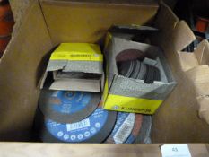 *Box of Grinding and Sanding Discs