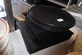* collection of artificial slate plates x approx. 20