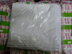 *~100 White Chair Covers