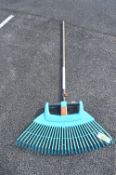 *Gardena Cobi System 130 Folding Lawn Rake
