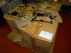 ~1000 Plastic Coat Hangers