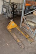 *685x1200 Pallet Truck