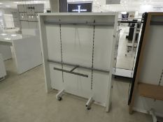 *Double Sided Gondola Garment Rai