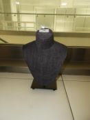 *Necklace Display Décolletage