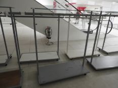 *Mobile Garment Rail with Plate Glass Shelf