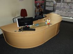 *Half Round Reception Counter 320x120cm