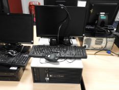 *HP Compaq Desktop PC with Monitor, Keyboard and Mouse