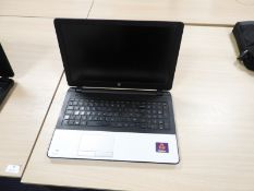 *HP 355Q2 Laptop Computer with Charger