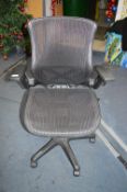 *Black Mesh Office Swivel Chair