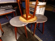 * 3 circular pub tables 600 diameter