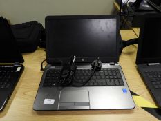 *HP 250 Laptop Computer with Intel Core i3 Processor, Charger and Carry Bag