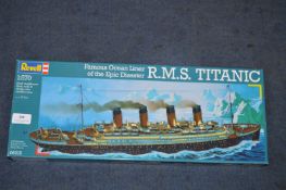 Ravell RMS Titanic Model Kit