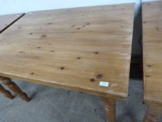 Pine Dining Table 122.5x92x77cm
