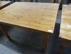 Pine Dining Table 122.5x92x77cm
