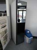 *Samsung DF60R8600CG Clothing Care System