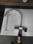 *Contemporary Style Chrome Swan Neck Tap