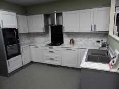 *Kennsington Light Grey Shaker Door Display Kitchen