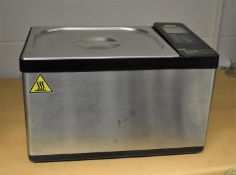 1 x Buffalo DM869 12.5l Sous Vide Cooker - Removed From Restaurant Closure - Light Use Only -