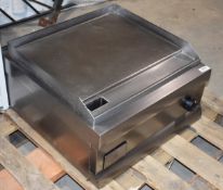 1 x Lincat Silverlink GS4/C Electric 240v Solid Top Griddle With Stainless Steel Finish - Size 60