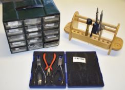 1 x Assorted Collection of Opticians Tools and Accessories - Ref: GTI190 - CL645 - Location: