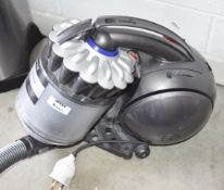1 x Dyson DC37 Musclehead Ball Vacuum Cleaner - Ref JP554 WH2 - NO VAT ON THE HAMMER - CL656 -