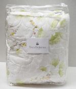 1 x Ginkgo Quilted Bed Spread - Dimensions: 230x250cm - Ref: HHW15/JUL21/PAL-B - CL679 - Location: