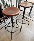 8 x Wooden Topped Bar Stools With Black Metal Bases - CL677 - Location: London W1FThis item is to be