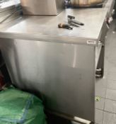 1 x Stainless Steel Commercial Prep Counter With Slide-out Shelf And Upstand - Ref: MAN106 - CL677 -