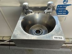 *2 Items* 1 x Wall Mounted Wash Station Sink (28 x 30cm) And 1 x Cobra Flystar - Ref: ED163 - To Be