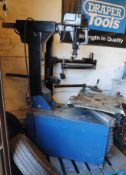 1 x Draper Expert Tyre Machine - Bead Breaker Requires Attention - CL682 - Location: Bedford