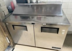 1 x TRUE 2-Door Salad Prep Counter  (Model TSSU-48-12) - Original RPP £2,592 - Dimensions: H109 x