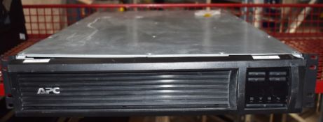 1 x APC SMT3000RMI2UC Smart-UPS 3000VA LCD RM 2U 230V with SmartConnect -RRP £1,900 - Please Read